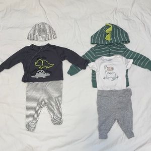 2 newborn outfits EUC